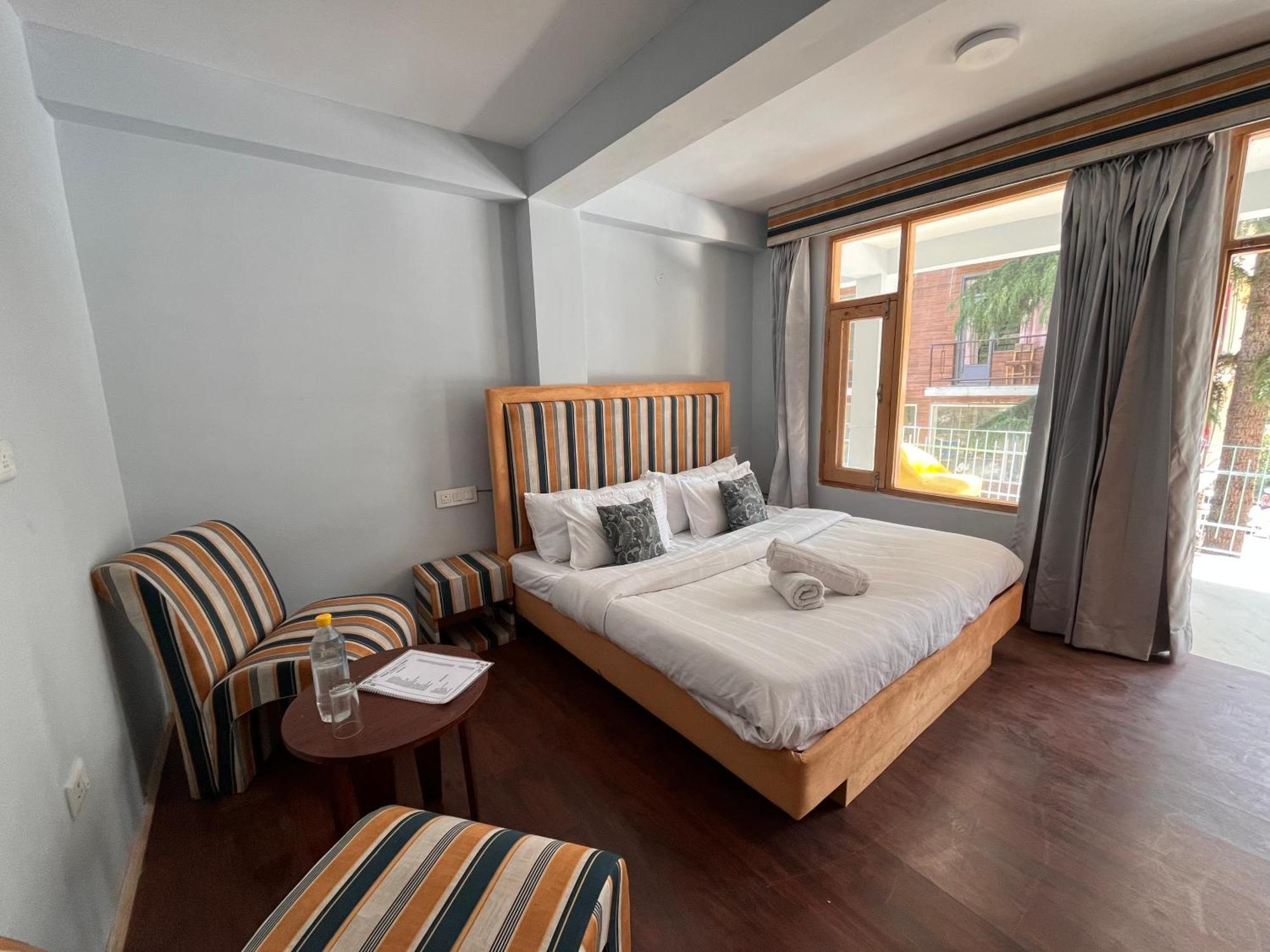 מנאלי Hotel English Rose, #Personal Parking, #Petfriendly, #Garden, #Bonfire Under The Stars מראה חיצוני תמונה