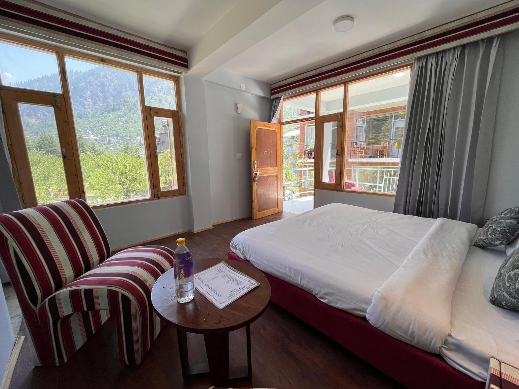 מנאלי Hotel English Rose, #Personal Parking, #Petfriendly, #Garden, #Bonfire Under The Stars מראה חיצוני תמונה