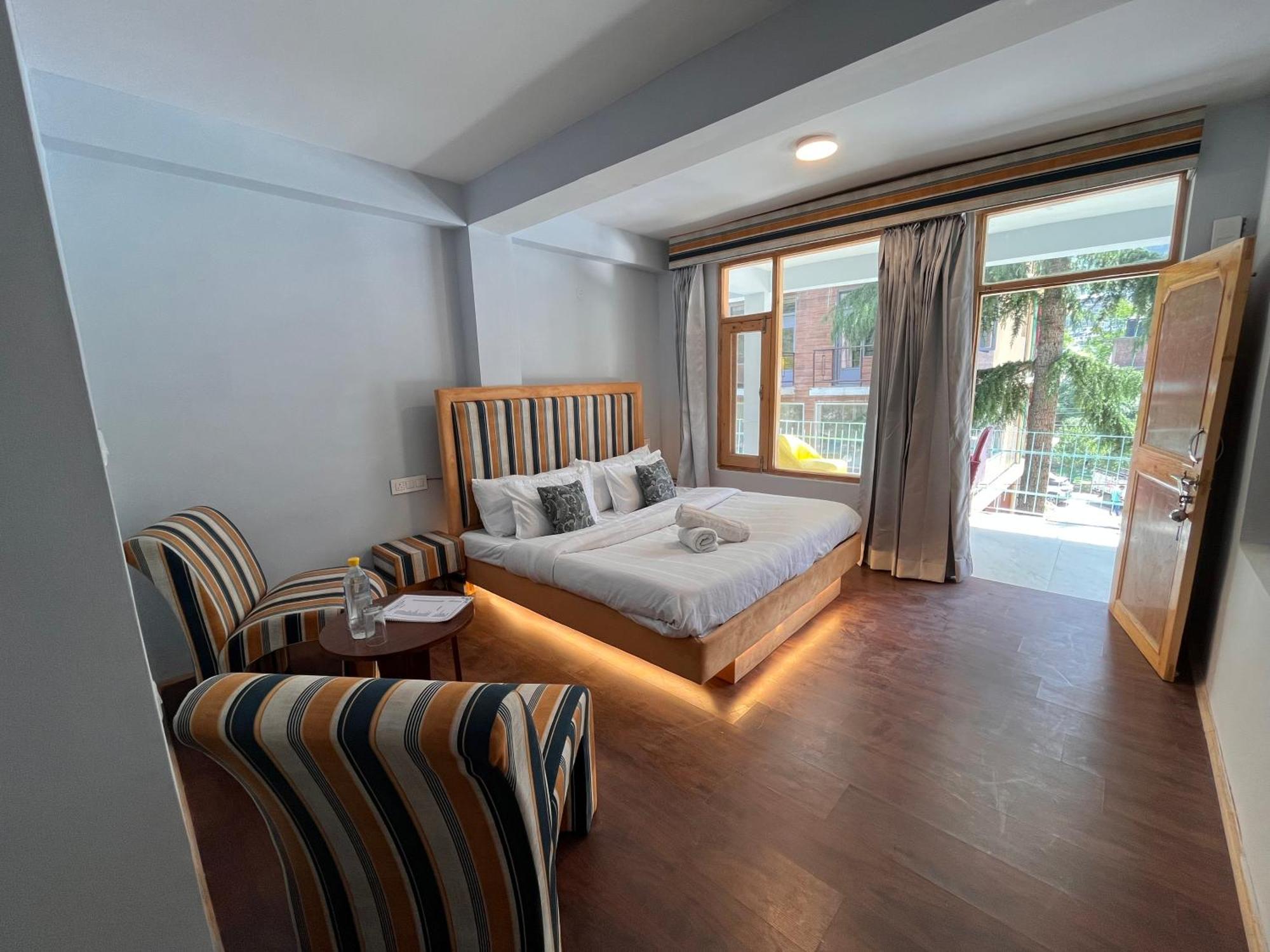 מנאלי Hotel English Rose, #Personal Parking, #Petfriendly, #Garden, #Bonfire Under The Stars מראה חיצוני תמונה