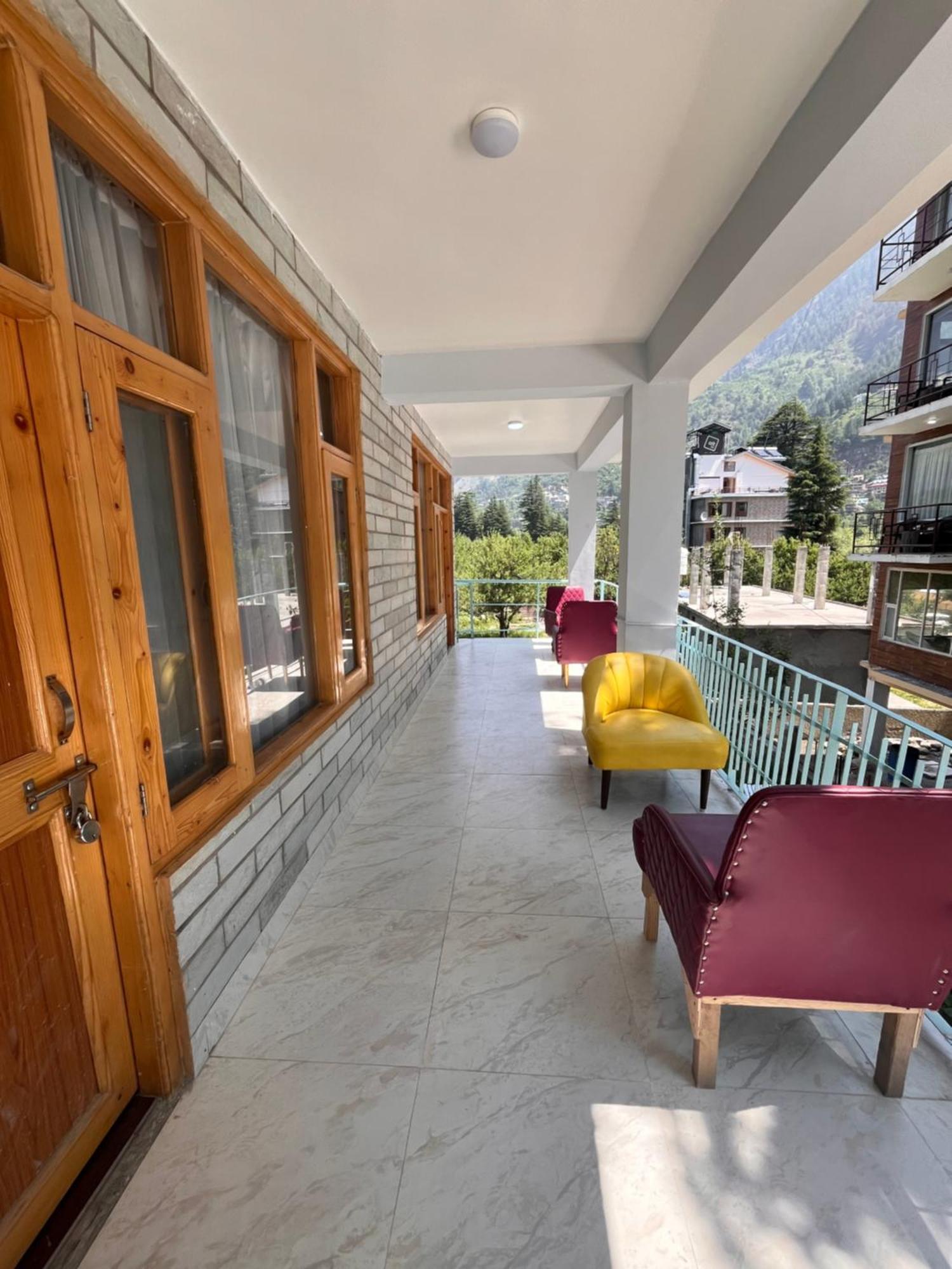 מנאלי Hotel English Rose, #Personal Parking, #Petfriendly, #Garden, #Bonfire Under The Stars מראה חיצוני תמונה