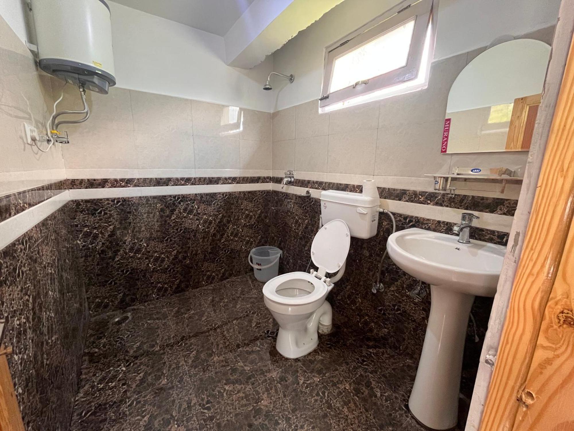 מנאלי Hotel English Rose, #Personal Parking, #Petfriendly, #Garden, #Bonfire Under The Stars מראה חיצוני תמונה