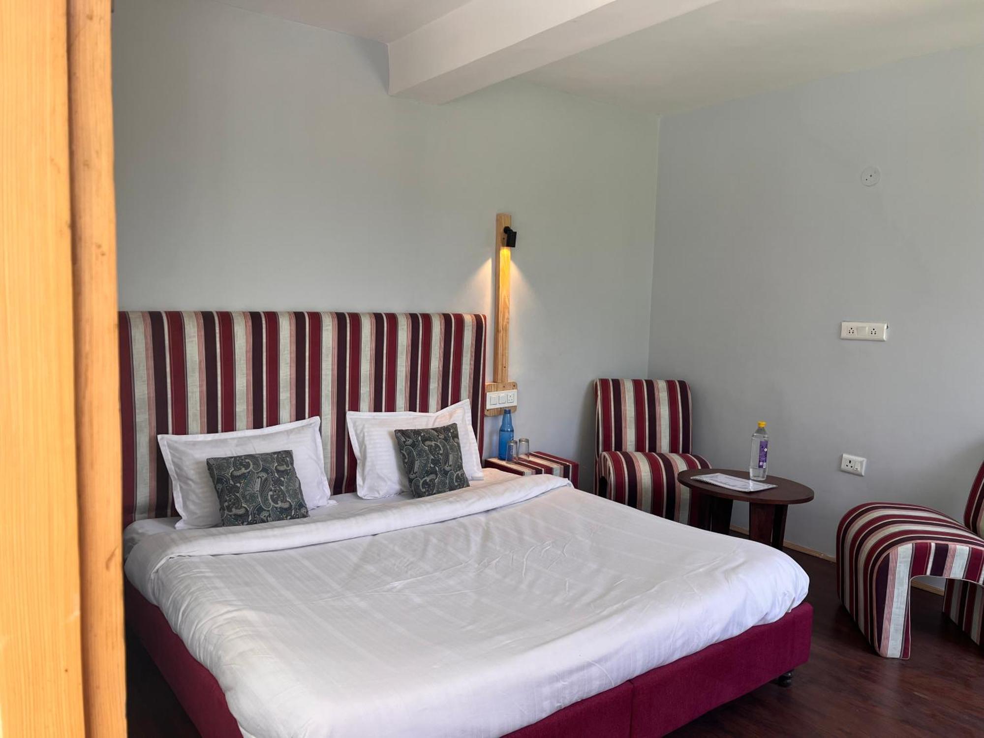 מנאלי Hotel English Rose, #Personal Parking, #Petfriendly, #Garden, #Bonfire Under The Stars מראה חיצוני תמונה