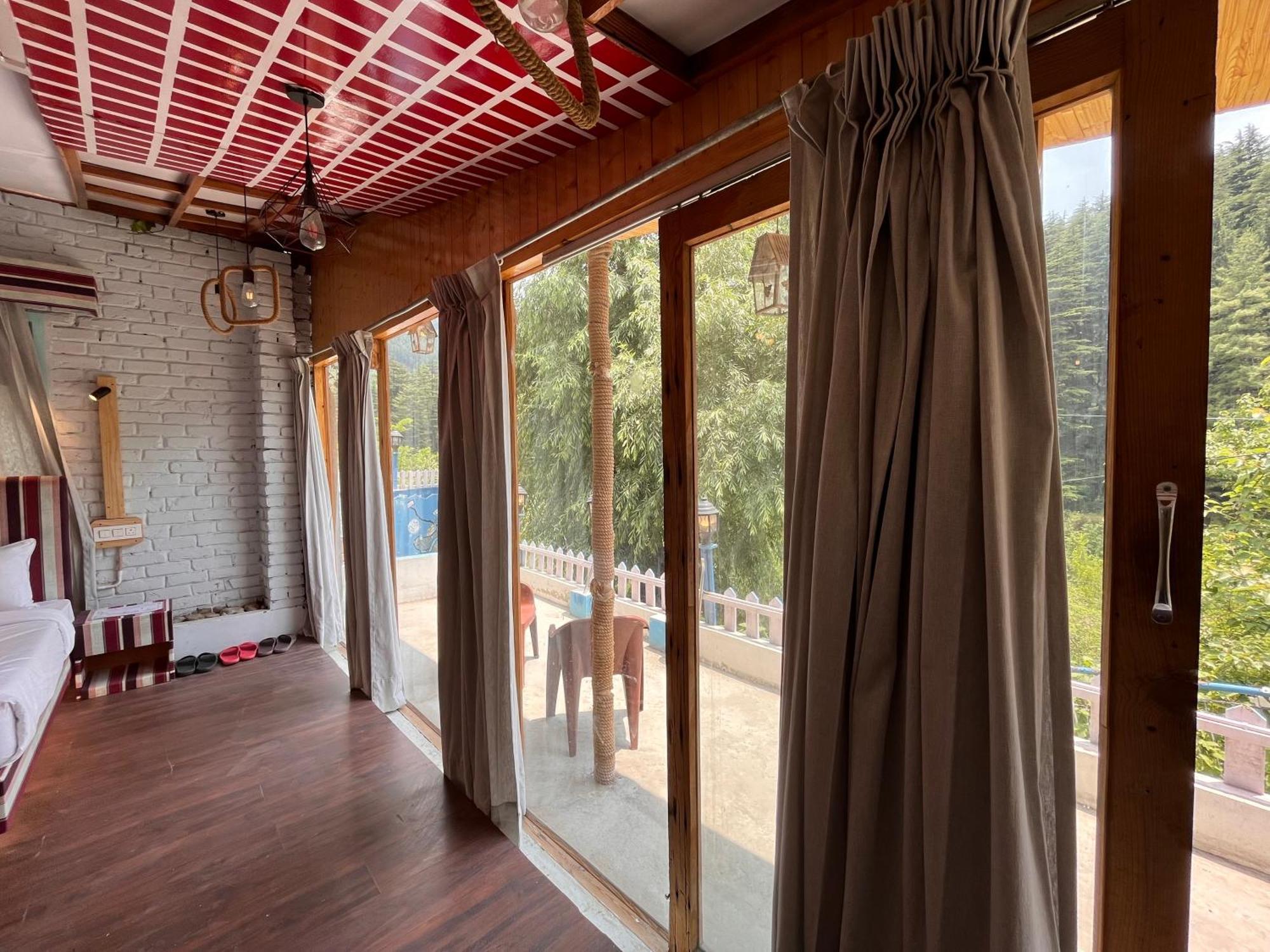 מנאלי Hotel English Rose, #Personal Parking, #Petfriendly, #Garden, #Bonfire Under The Stars מראה חיצוני תמונה