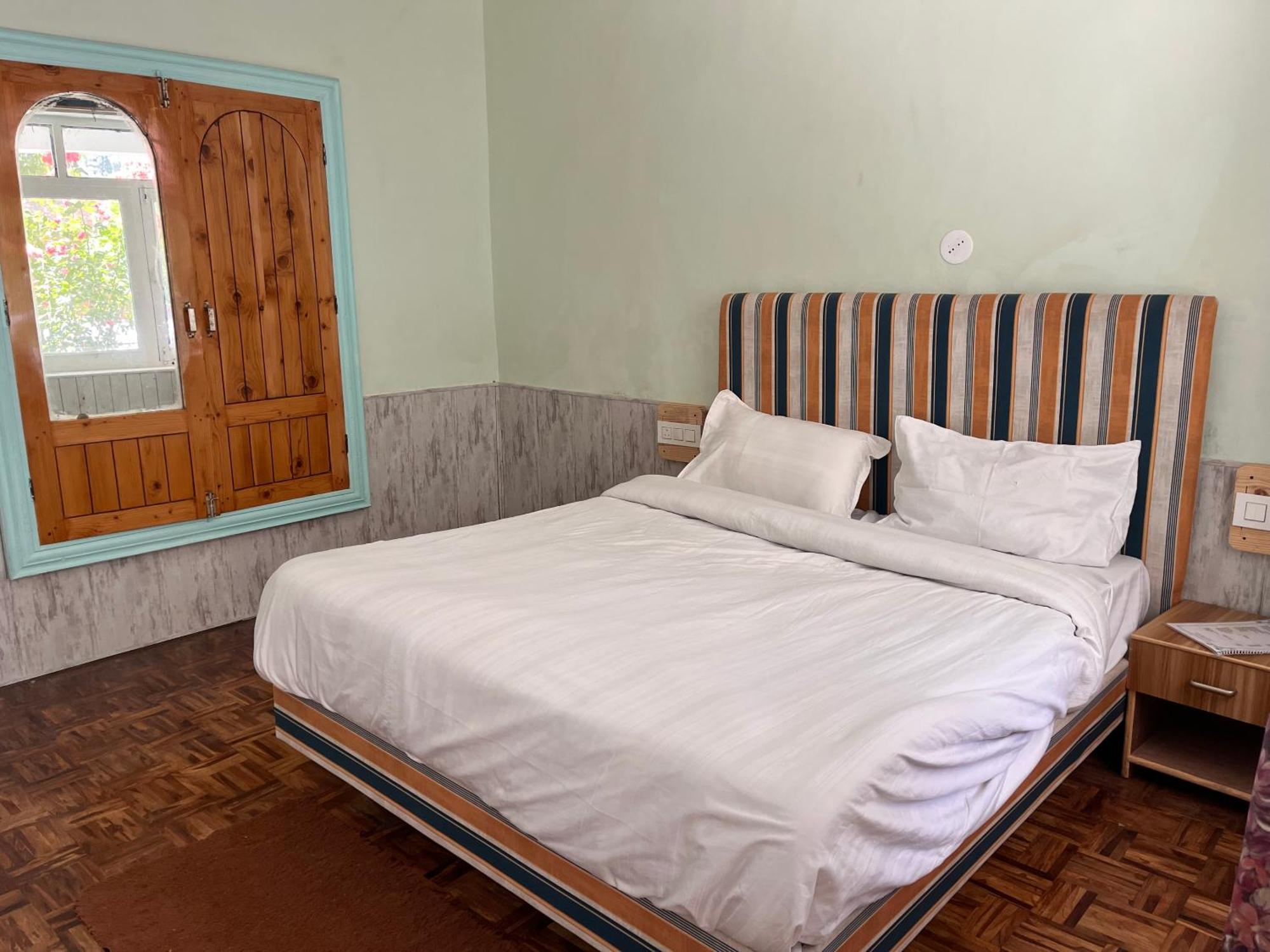 מנאלי Hotel English Rose, #Personal Parking, #Petfriendly, #Garden, #Bonfire Under The Stars מראה חיצוני תמונה