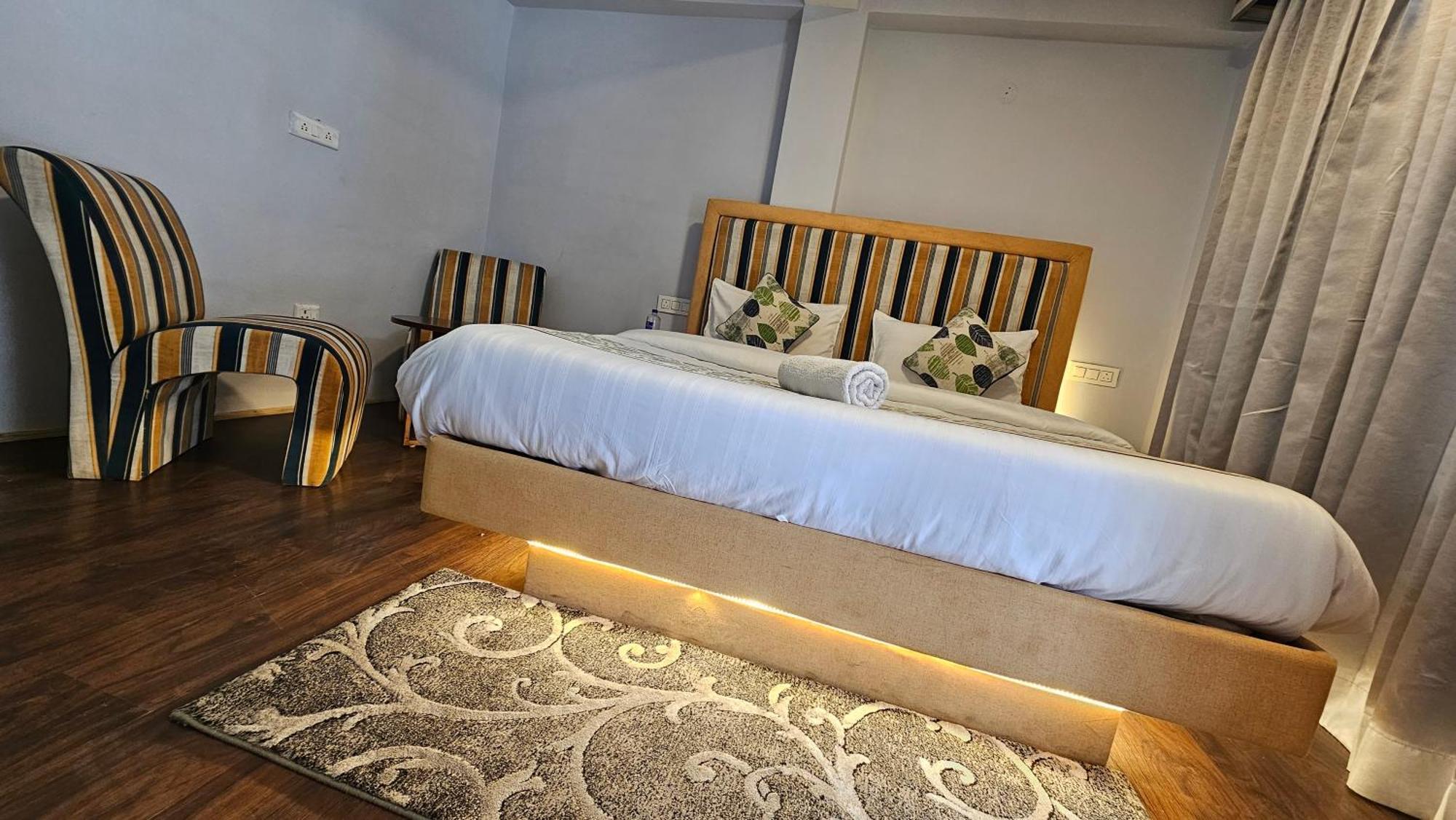 מנאלי Hotel English Rose, #Personal Parking, #Petfriendly, #Garden, #Bonfire Under The Stars מראה חיצוני תמונה