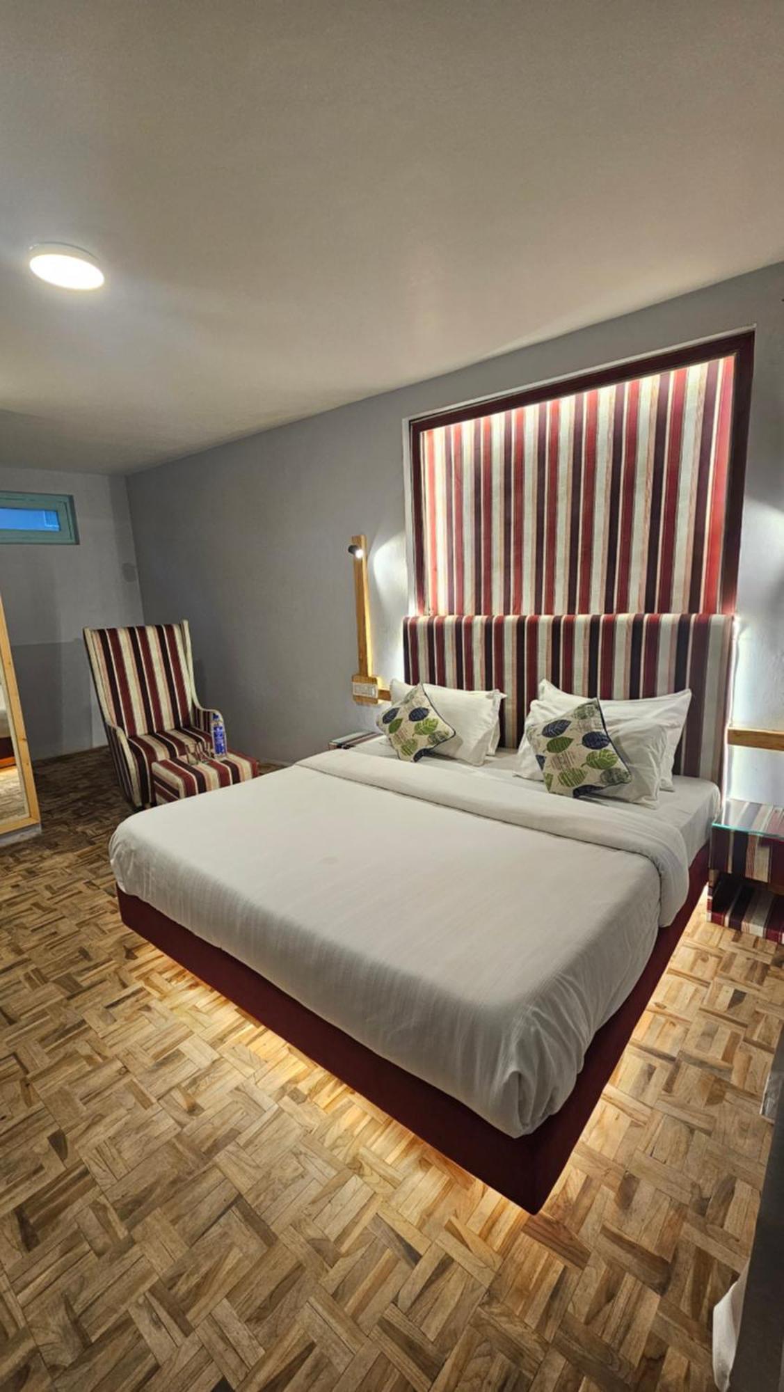 מנאלי Hotel English Rose, #Personal Parking, #Petfriendly, #Garden, #Bonfire Under The Stars מראה חיצוני תמונה