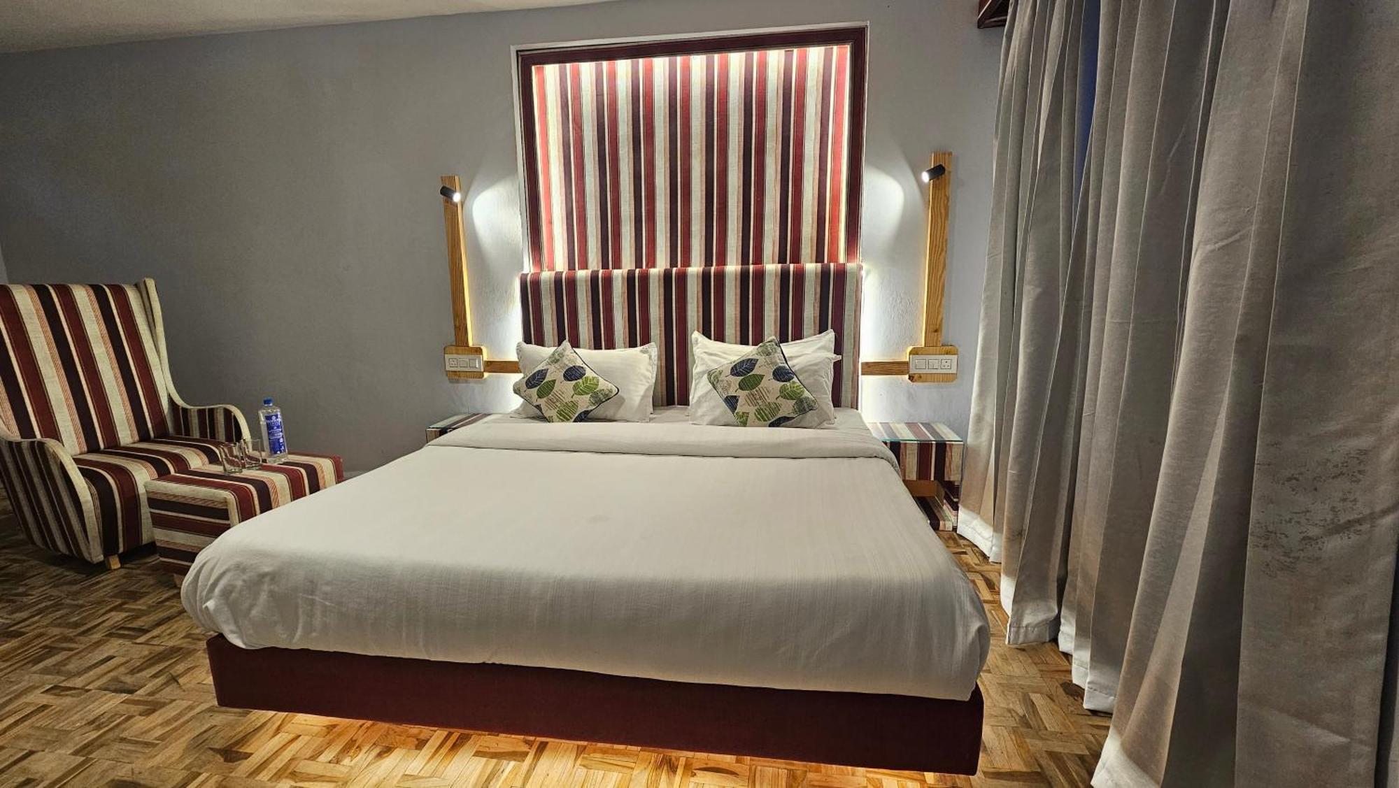 מנאלי Hotel English Rose, #Personal Parking, #Petfriendly, #Garden, #Bonfire Under The Stars מראה חיצוני תמונה