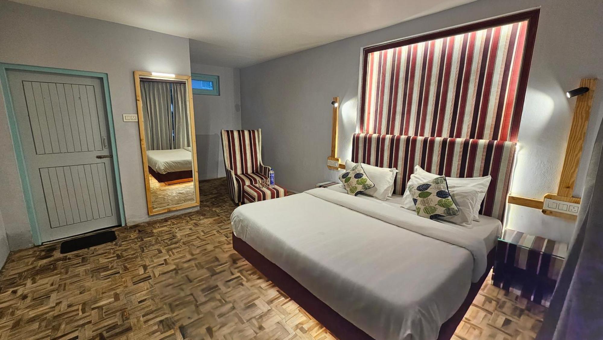 מנאלי Hotel English Rose, #Personal Parking, #Petfriendly, #Garden, #Bonfire Under The Stars מראה חיצוני תמונה