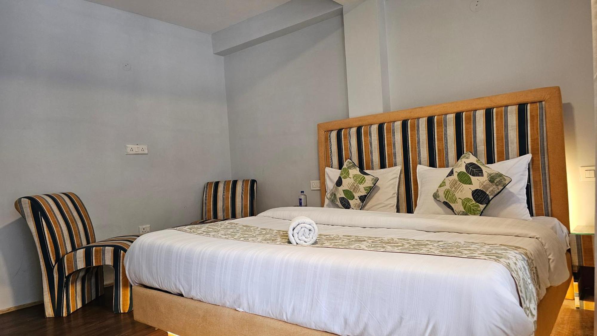 מנאלי Hotel English Rose, #Personal Parking, #Petfriendly, #Garden, #Bonfire Under The Stars מראה חיצוני תמונה